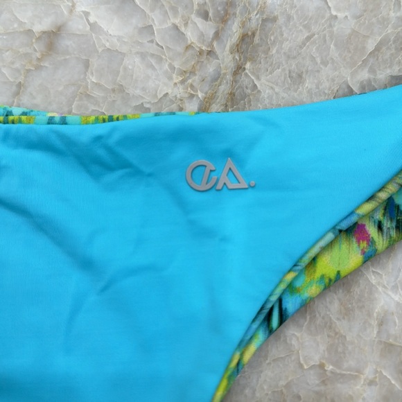 Reversible Bikini - Picture 3 of 4